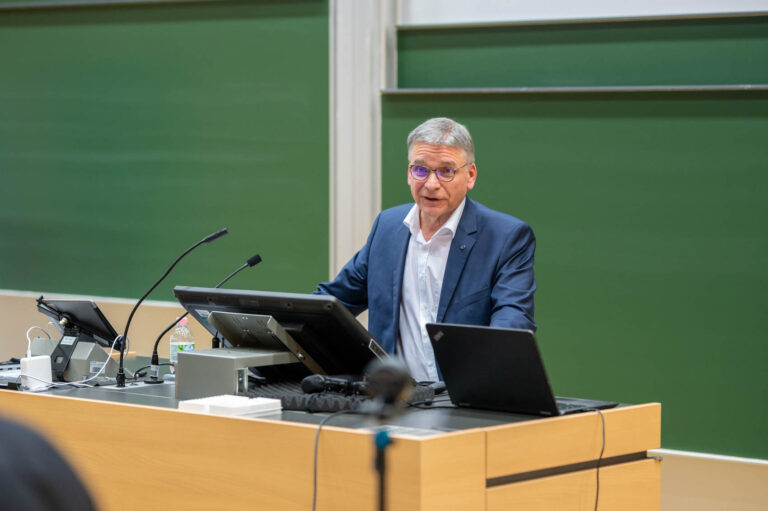 20230511_TUD_RSocher_017