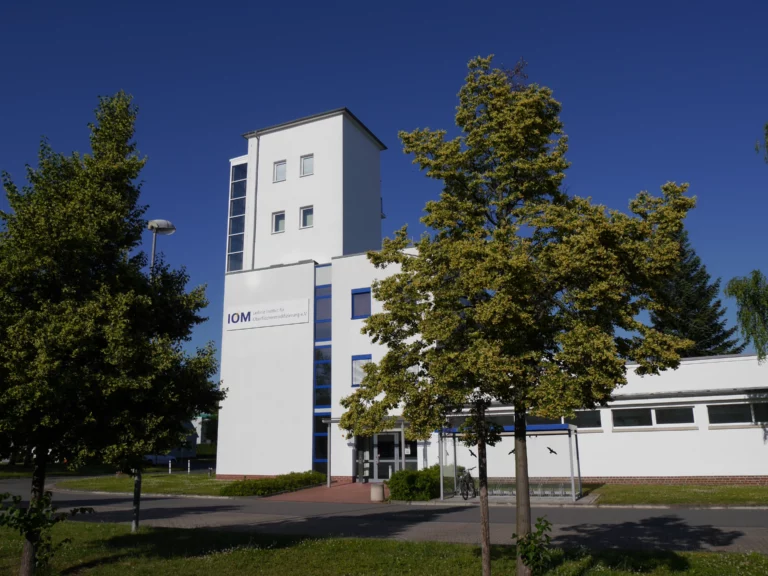 IOM_Gebäude